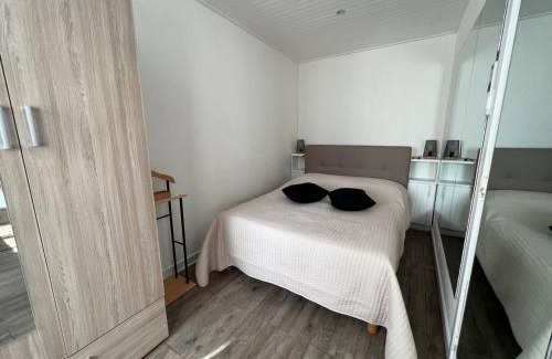 Le Barcares Apartment | Appartement Climatisé T3 avec Piscine, Proche Plage et Commerces - Le Barcarès - FR-1-81-573