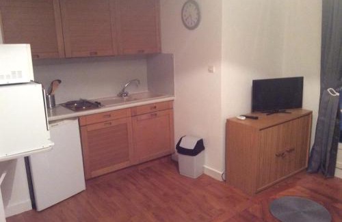 La Roche-Posay Apartment | Appartement Confortable Proche des Thermes avec Balcon et Wifi - FR-1-541-53