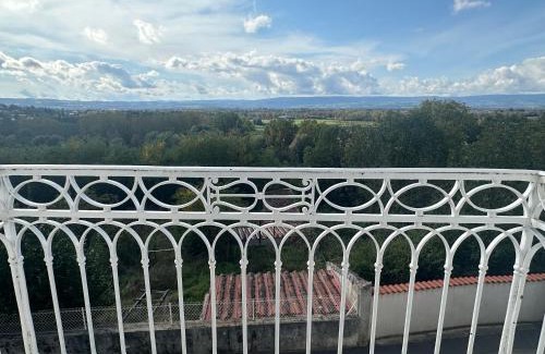 Andrezieux-Boutheon Apartment | Appartement confortable Andrezieux Boutheon
