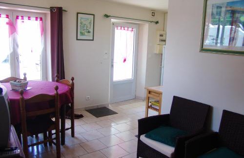 Montmartin-sur-Mer Apartment | Appartement cosy à Montmartin 27m² avec piscine partagée