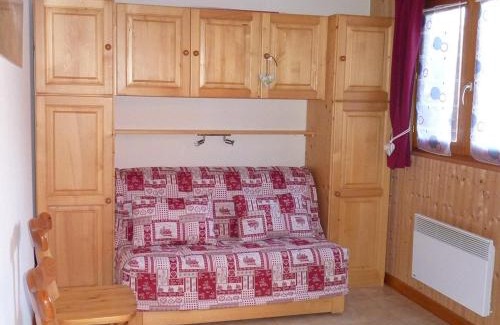 Saint-Jean-dʼAulps Apartment | Appartement cosy 6 pers. proche pistes avec balcon, casier à skis et parking couvert - FR-1-573-32