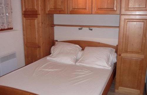 Saint-Jean-dʼAulps Apartment | Appartement cosy 6 pers. proche pistes avec balcon, casier à skis et parking couvert - FR-1-573-32