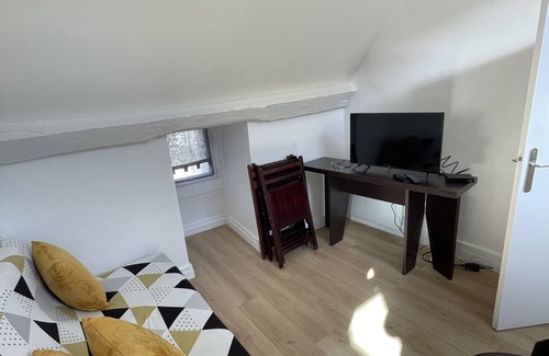 Villiers-le-Bel Apartment | Appartement Cosy et Calme Proche Paris