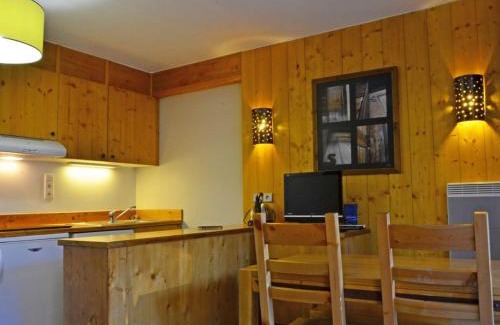 Montchavin Apartment | Appartement cosy à Montchavin, ski au pied, 2 pièces, terrasse, parking inclus, proche commerces. - FR-1-329-11