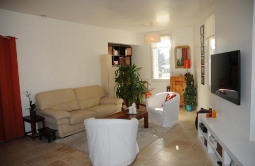 Hyeres City Centre Apartment | Appartement cosy 100 m2 - climatisé - calme -centre-ville