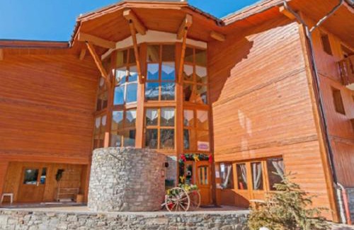 Lanslevillard Apartment | Appartement cosy 6 personnes proche des pistes à Val Cenis avec balcon, WiFi et parking sous-sol - FR-1-508-214