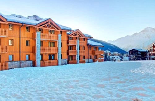 Lanslevillard Apartment | Appartement cosy 6 personnes proche des pistes à Val Cenis avec balcon, WiFi et parking sous-sol - FR-1-508-214