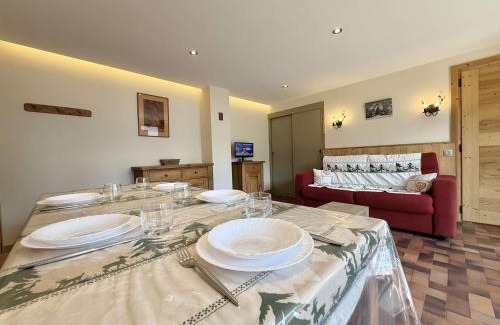 Praz-sur-Arly Apartment | Appartement cosy au cœur de Praz-Sur-Arly - 5 pers, proche centre et pistes, parking et casier ski - FR-1-603-35