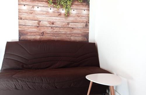 Saint-Claude Apartment | Appartement cosy avec son charme ancien.
