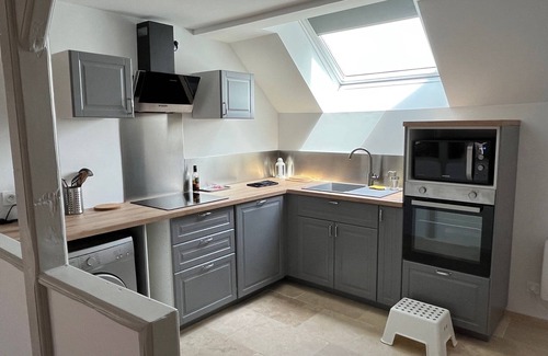 Givry Apartment | Appartement de Charme et Spacieux, Équipé de la Climatisation et D'un Sauna