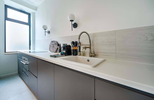 Saint-Mande Apartment | Appartement de luxe 3 BR avec Salon TV