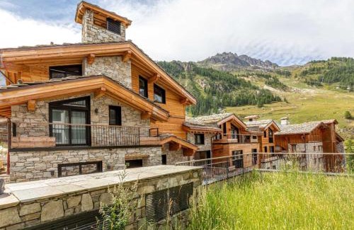 Val-d'Isere Apartment | Appartement de standing avec Wi-Fi, garage, terrasse et accès direct aux pistes à Val-d'Isère - FR-1-694-348