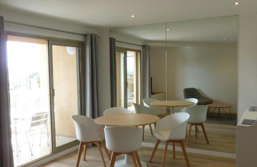 Golfe Juan Apartment | Appartement de standing à 5 min de la mer N 7208