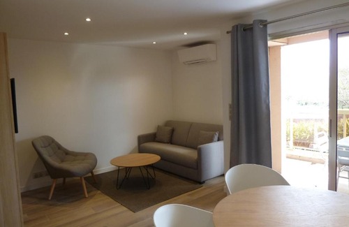 Golfe Juan Apartment | Appartement de standing à 5 min de la mer N 7208