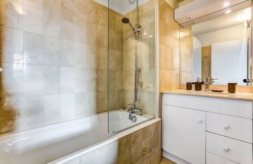 16th Arrondissement Apartment | Appartement des Toits - Welkeys