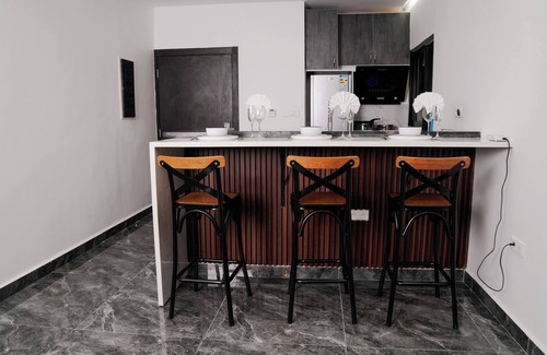 Douala Apartment | Appartement deux chambres Lit King-Size avec Balcon à Douala