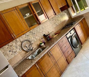 Tangier Apartment | Appartement doré