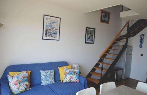 Etel Apartment | Appartement duplex à Étel 3* - Piscine, Wifi, Animaux admis, Parking à 600m de la plage - FR-1-479-200