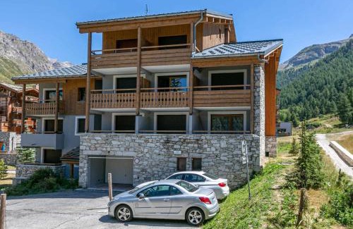 Val-d'Isere Apartment | Appartement duplex skis aux pieds, 3 pièces, 5 pers., wifi, balcon, et garage privé - FR-1-694-196