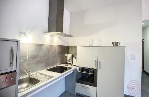 Lamalou-les-Bains Apartment | Appartement F2 PMR, climatisé, avec terrasse et parking privé, au cœur de Lamalou-les-Bains - FR-1-451-194