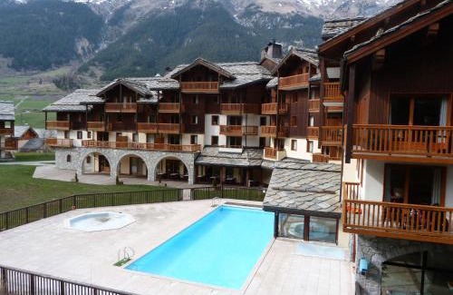 Val Cenis Apartment | Appartement 6 pers avec piscine, parking et WiFi, à deux pas des pistes. - FR-1-508-234