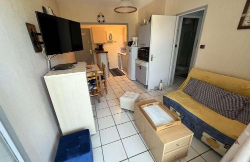 Saint-Hilaire-de-Riez Apartment | Appartement T2 au calme, proche plage et commerces, avec parking privatif - Saint-Hilaire-de-Riez - FR-1-324A-30