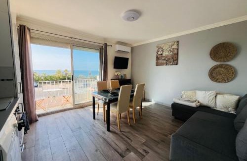 Portiragnes-Plage Apartment | Appartement Front de MER LA PLAGE, accès direct à la plage, Parking Gratuit