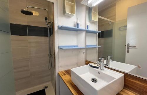 Portiragnes-Plage Apartment | Appartement Front de MER LA PLAGE, accès direct à la plage, Parking Gratuit