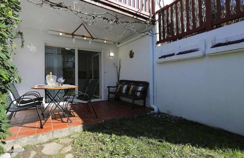 Hendaye Apartment | Appartement Hendaye avec piscine et parking - FR-1-2-443