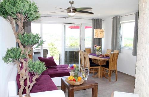 Schalkenmehren Apartment | Appartement In Schalkenmehren Mit Schönem Balkon