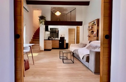 Quartier des Espesses Apartment | Appartement +jacuzzi Privé 5 min du Centre à Nîmes"escale des Sens Institut"