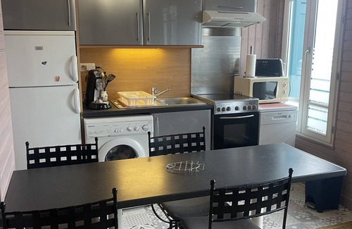 Mers-les-Bains Apartment | Appartement LE Large Face MER et Plage Avec Balcon