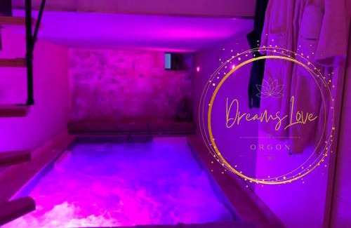 Orgon Apartment | Appartement Love room avec jacuzzi et hammam privatisé Lieu insolite en amoureux Spa détente assurée avec de doux massages en options sur demande