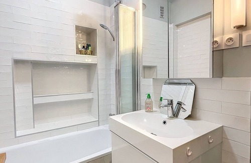 20th Arrondissement Apartment | Appartement Lumineux Père Lachaise