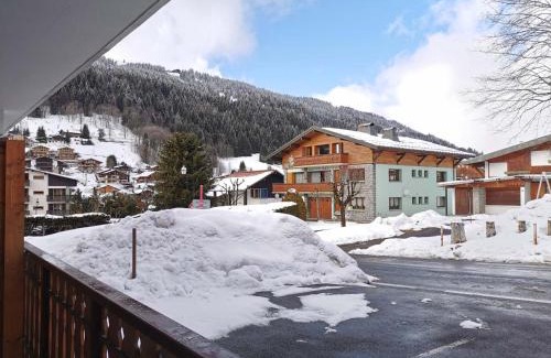 Les Gets Apartment | Appartement lumineux rénové, 35 m², proche pistes et centre, 4 pers, terrasse et garage, Les Gets - FR-1-598-38