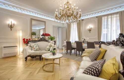 Chaussee-d'Antin Apartment | Appartement Luxueux 250m2 - 7 chambres- Climatisé