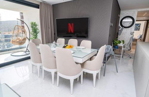 Malabata Apartment | Appartement luxueux avec piscine - Malabata Hills - Proche de la plage et du célèbre parc Villa Harris - AC, WIFI, IPTV