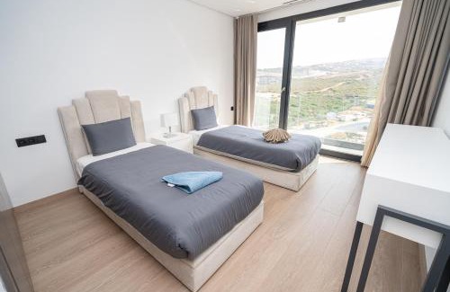 Malabata Apartment | Appartement luxueux avec piscine - Malabata Hills - Proche de la plage et du célèbre parc Villa Harris - AC, WIFI, IPTV