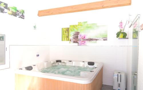 Plan-d'Aups-Sainte-Baume Apartment | Appartement moderne avec piscine à Plan-d'Aups 55 m² - Spa inclus​