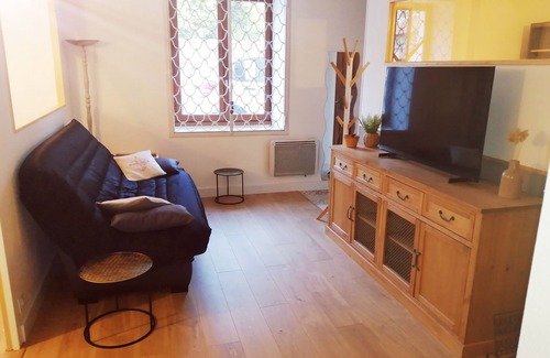 Vizille Apartment | Appartement Neuf Pour 6 Personnes Face au Parc du Château