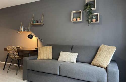 Ivry-port Apartment | Appartement Proche Paris, Place de Parking, Wifi, Netflix