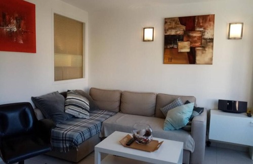 Le Lavandou Apartment | Appartement Proche Plage Restaurants Commerces et Toutes Commodités au Calme