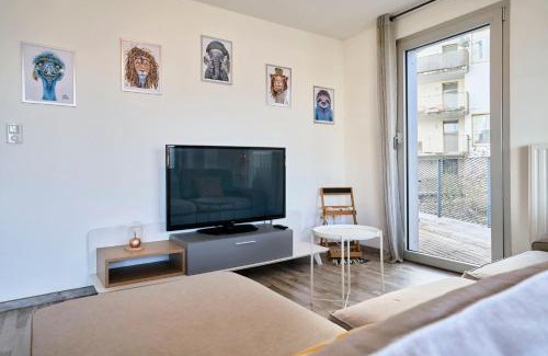 Lille-Moulins Apartment | Appartement proche métro & 2 balcons + parking