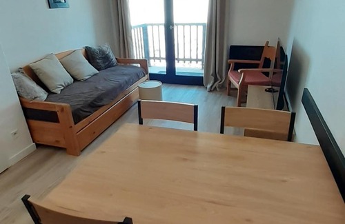 Valfrejus Apartment | Appartement rénové 2 pièces pour 4 personnes, idéalement situé près des pistes et commerces - FR-1-265-322