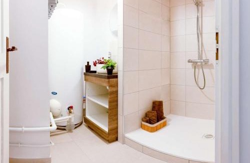 Saint-Lary-Soulan Apartment | Appartement spacieux 8 pers, centre village, balcon, parking, proche télécabine & thermes - FR-1-296-475