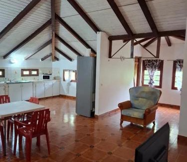 Saint-Claude Apartment | Appartement spacieux à Saint-Claude, 100 m², parking inclus