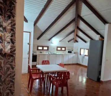Saint-Claude Apartment | Appartement spacieux à Saint-Claude, 100 m², parking inclus