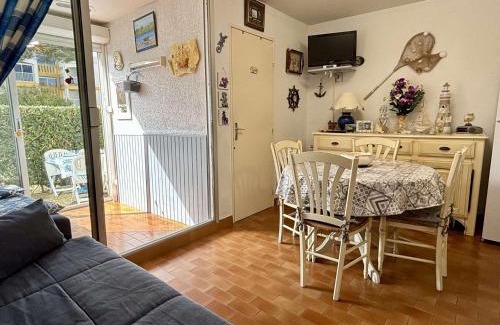Argeles Plage Apartment | Appartement Studio cabine 4 couchages ARGELES SUR MER AR020-027