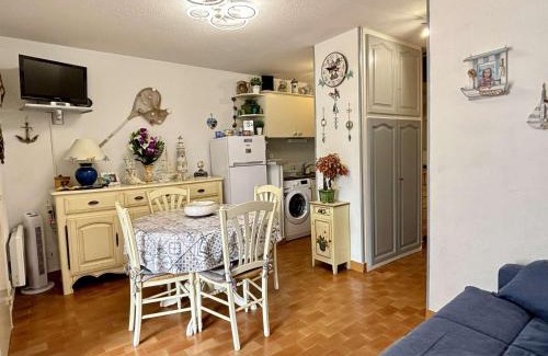 Argeles Plage Apartment | Appartement Studio cabine 4 couchages ARGELES SUR MER AR020-027