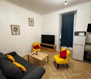 Bourges Apartment | Appartement T2 avec terrasse proche cathédrale